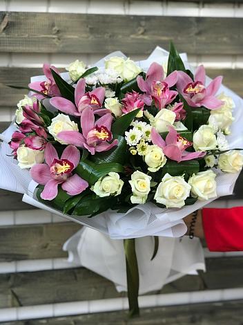 Букет цветов из: Розы и Хризантемы в Озерецкий
