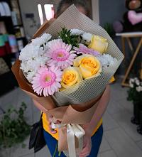 Букет цветов из:  Герберы, Розы и Хризантемы в Озерецкий