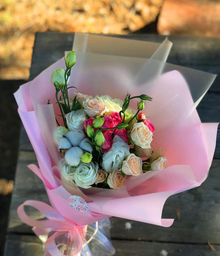 Букет цветов из: Розы и Лизиантусы в Озерецкий