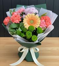Букет цветов из:  Гвоздики, Розы, Герберы и Хризантемы в Озерецкий