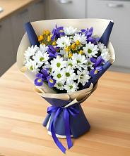Букет цветов из:  Розы, Ирисы и Хризантемы в Озерецкий