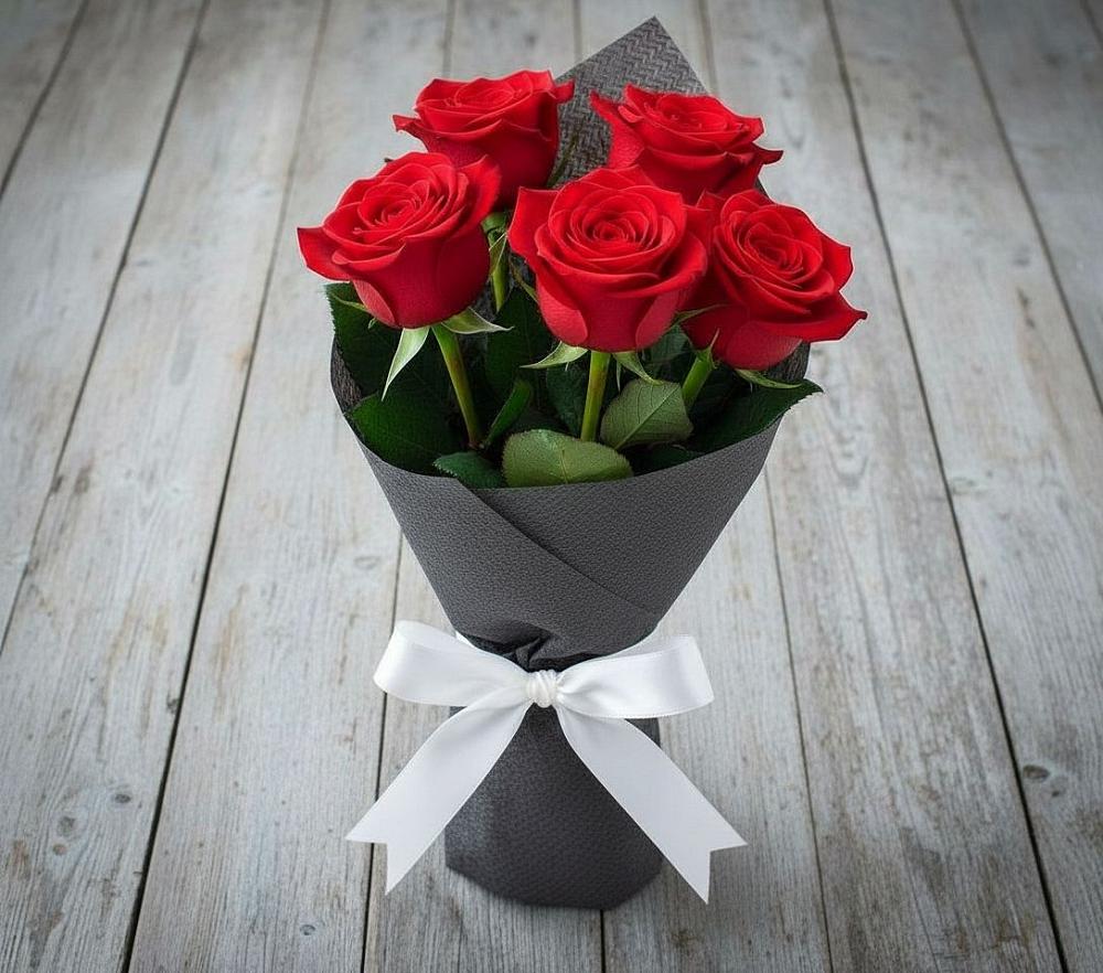 Букет 5 Красных роз Эдлесс Лав в Озерецкий