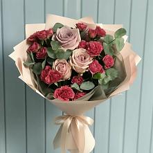 Букет цветов из:  Гвоздики и Розы в Озерецкий