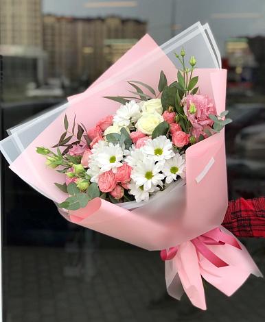 Букет цветов из: Розы, Лизиантусы и Хризантемы в Озерецкий
